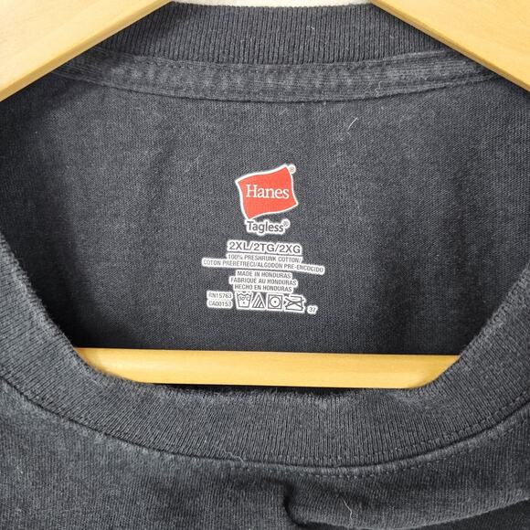 Never Underestimate An Old Man Listens To Van Halen Shirt Mens XXL Born April - Picture 4 of 7